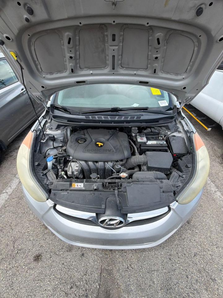 Hyundai Elantra  2013