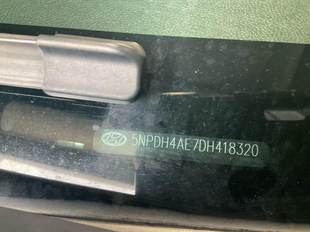 Hyundai Elantra  2013