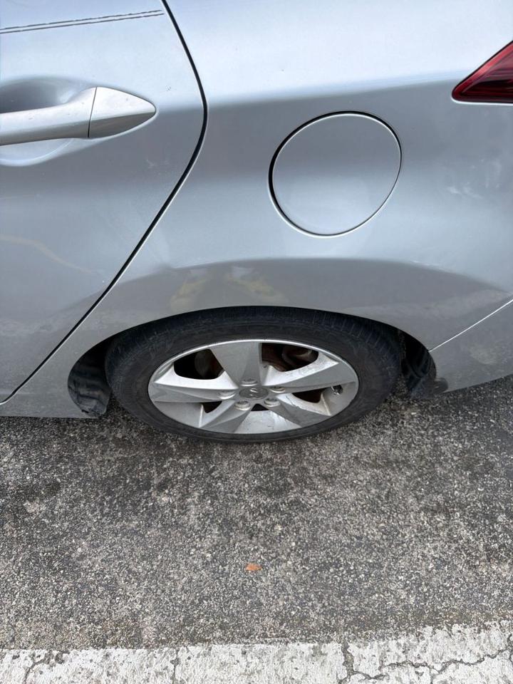 Hyundai Elantra  2013