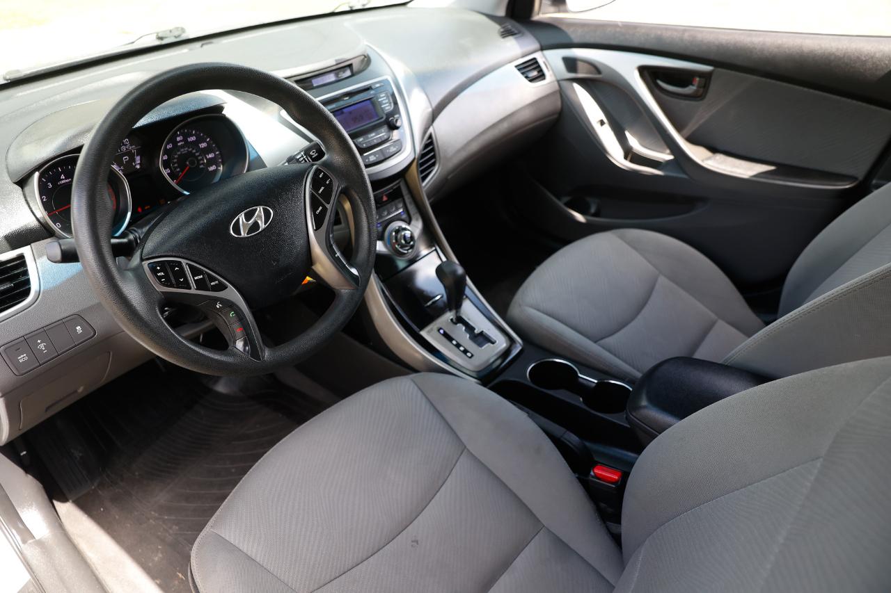 Hyundai Elantra  2013