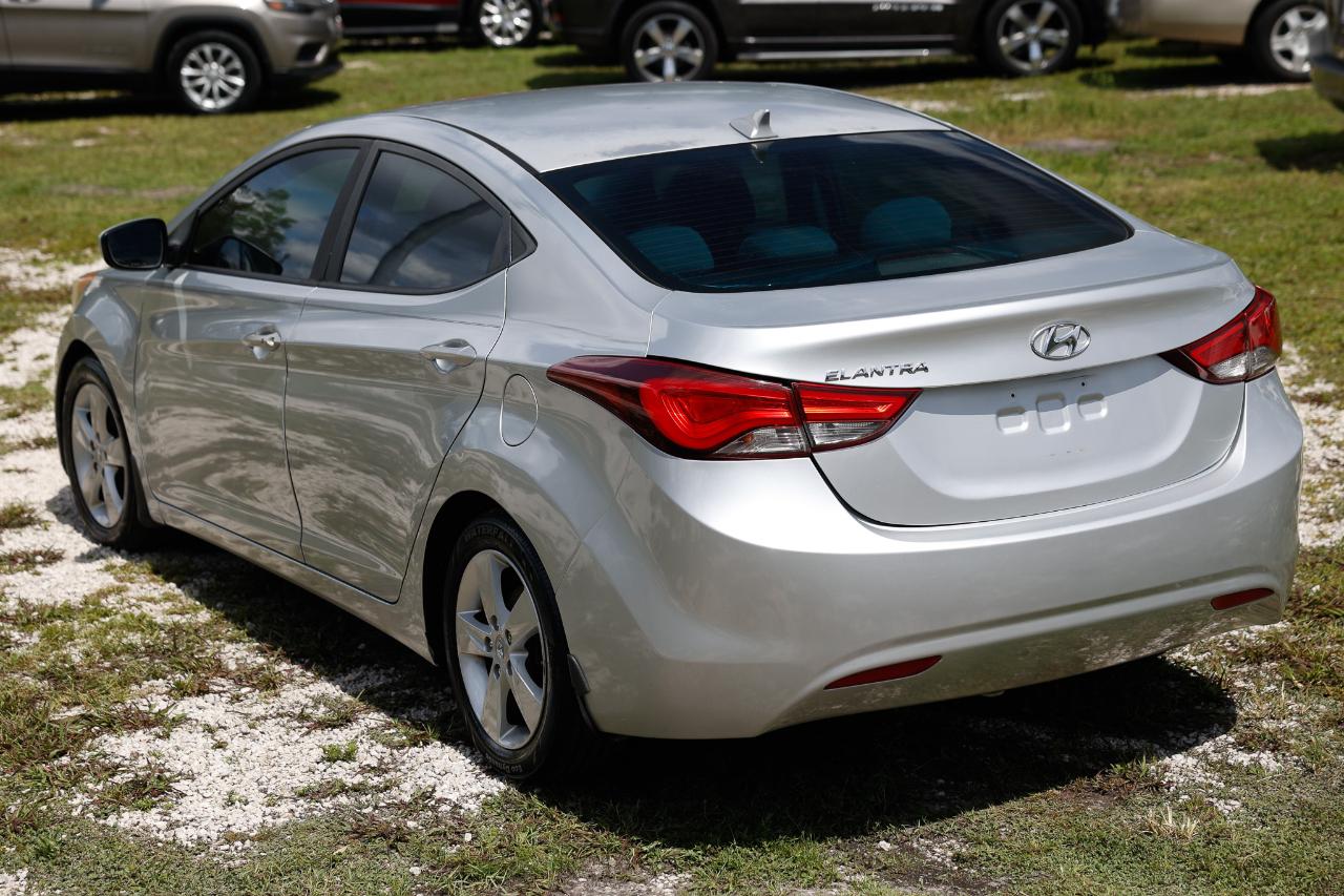 Hyundai Elantra  2013