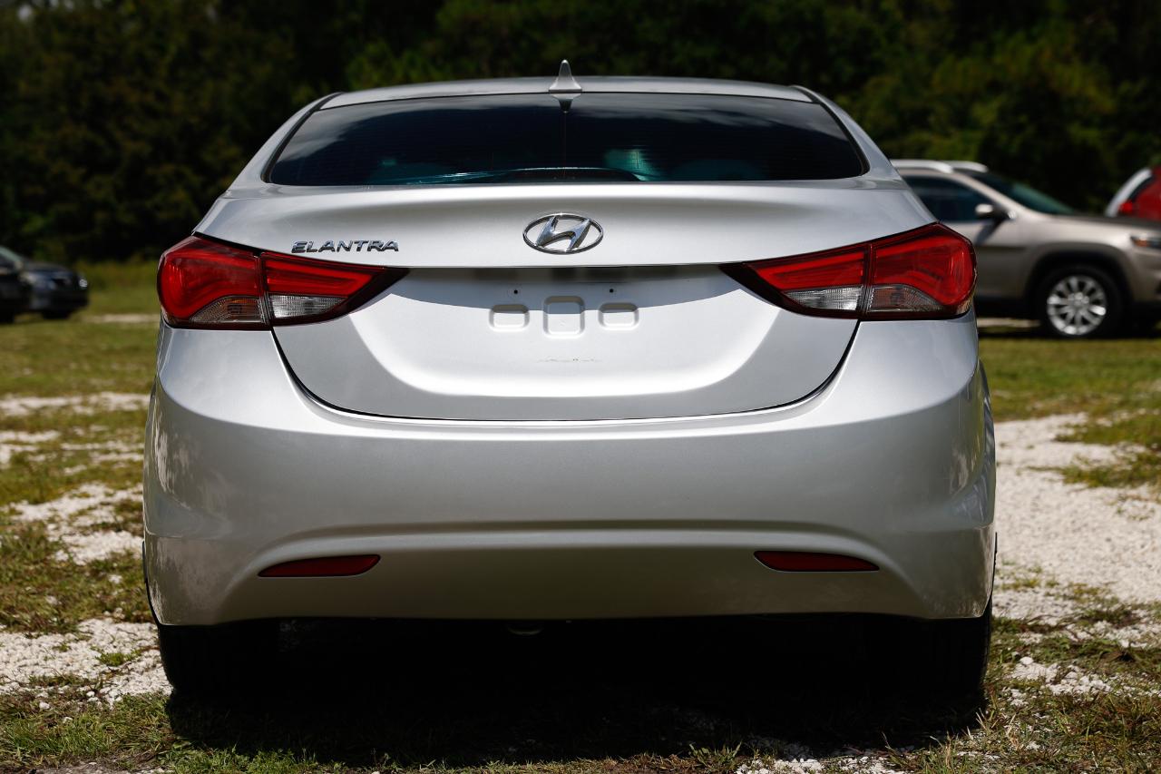 Hyundai Elantra  2013