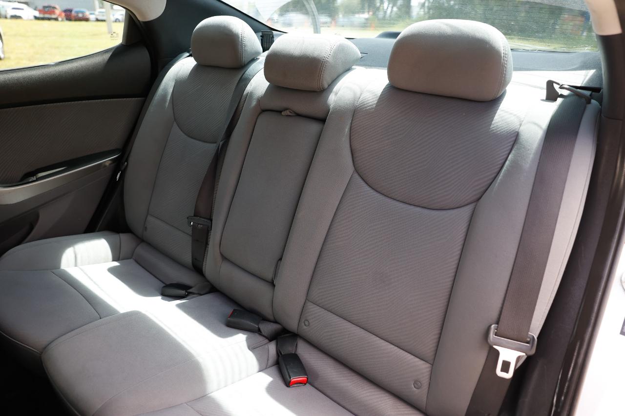 Hyundai Elantra  2013