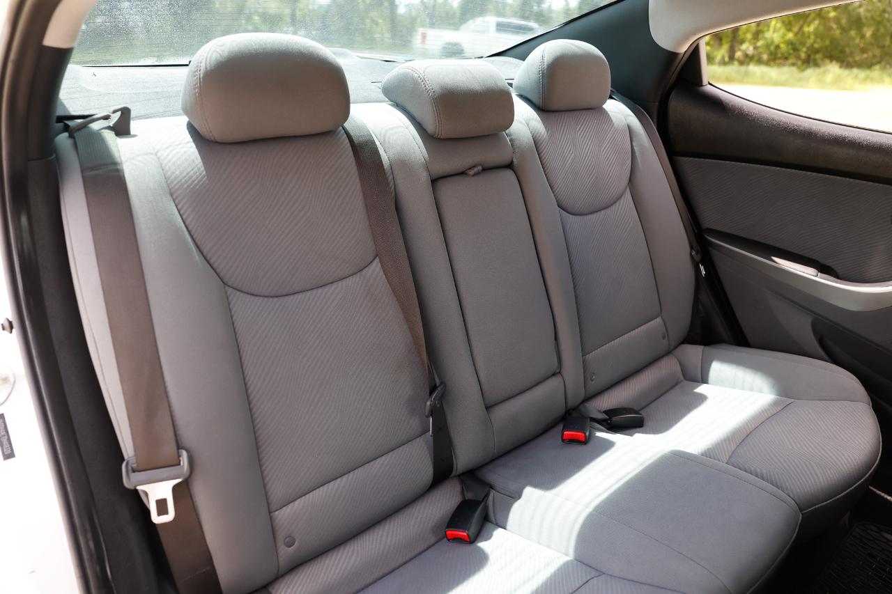 Hyundai Elantra  2013