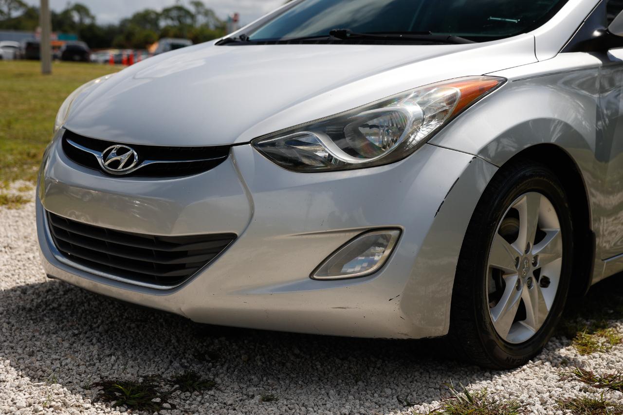 Hyundai Elantra  2013
