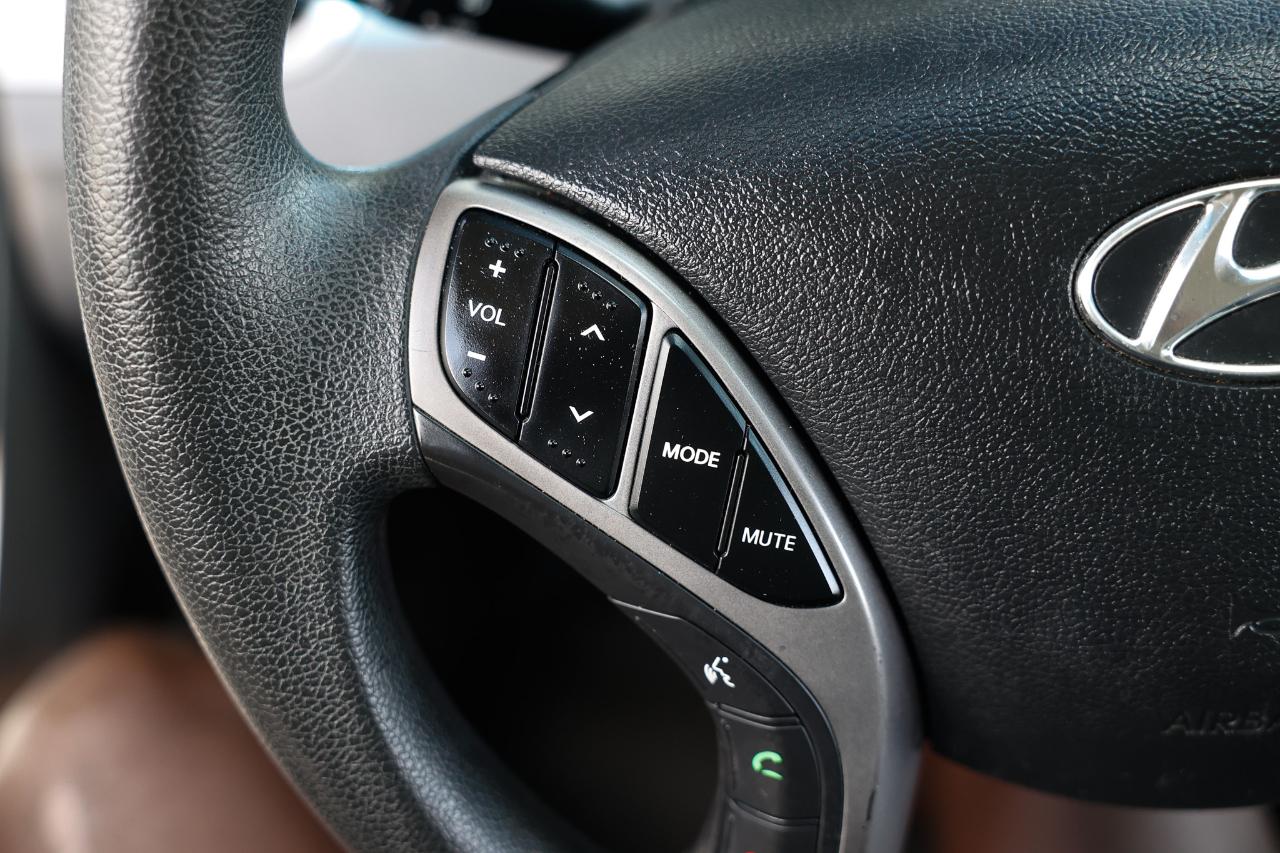 Hyundai Elantra  2013