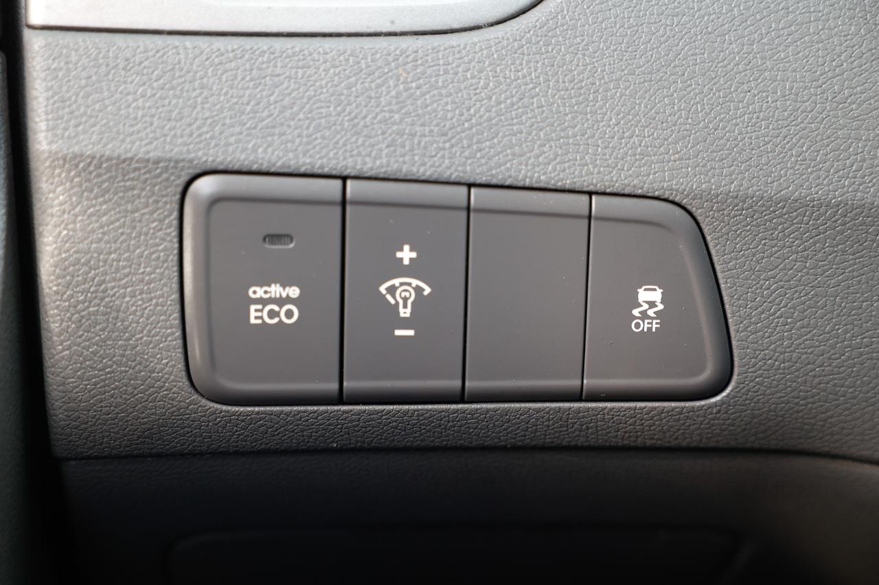Hyundai Elantra  2013