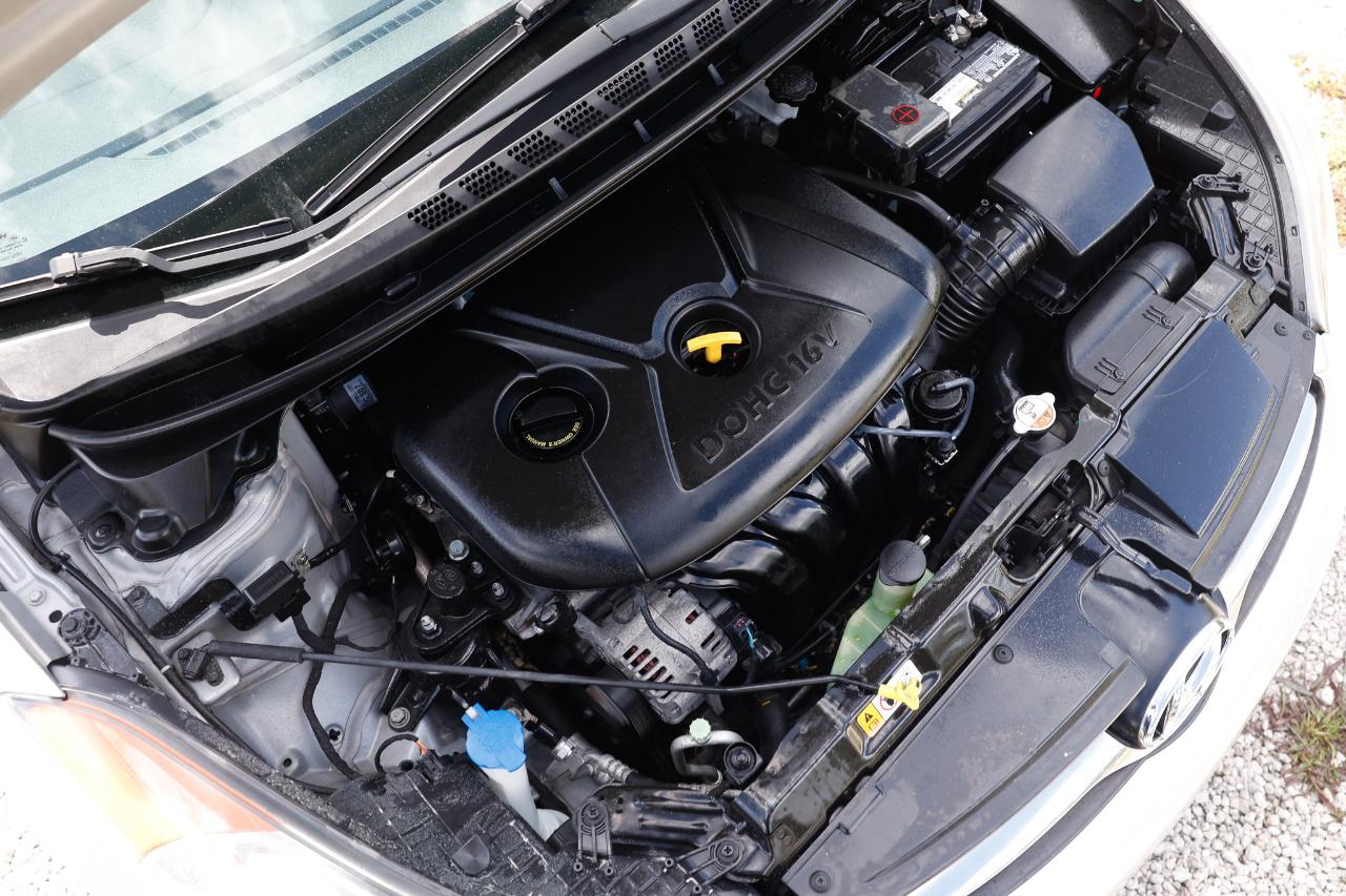 Hyundai Elantra  2013