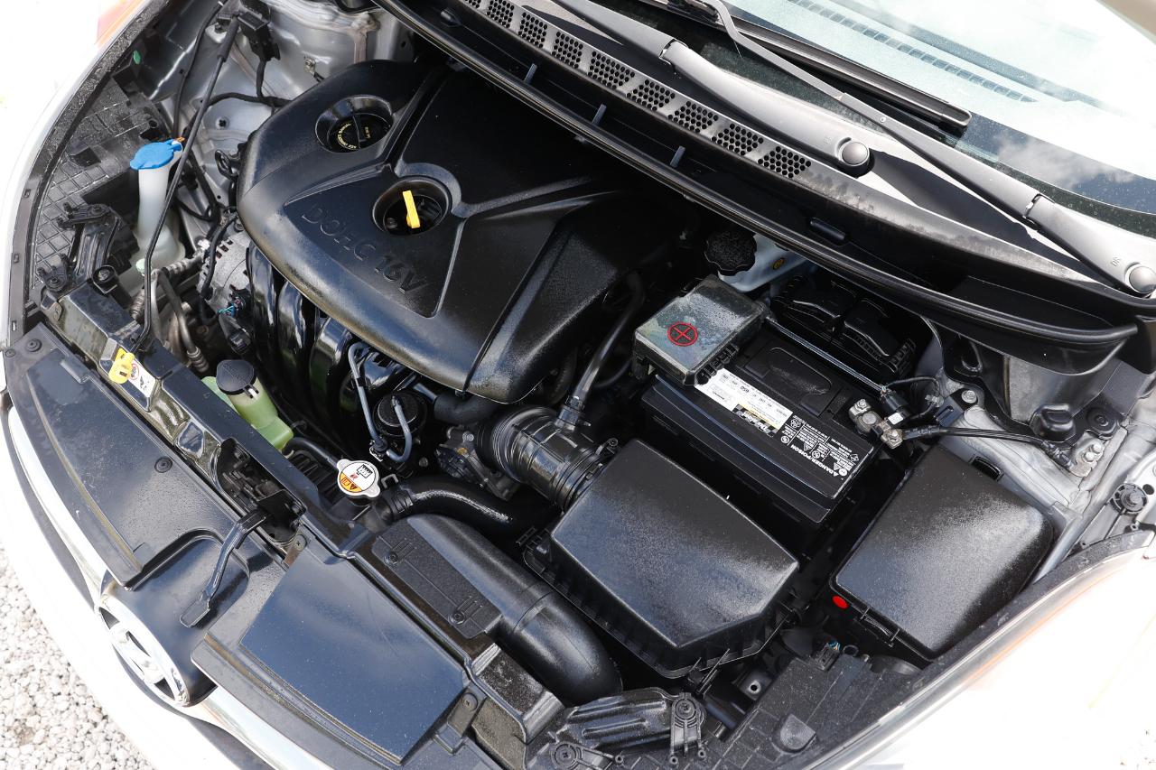 Hyundai Elantra  2013