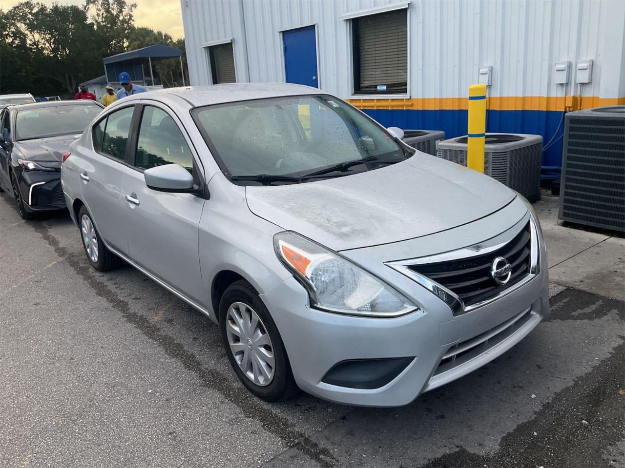 Nissan Versa Sedan  2019