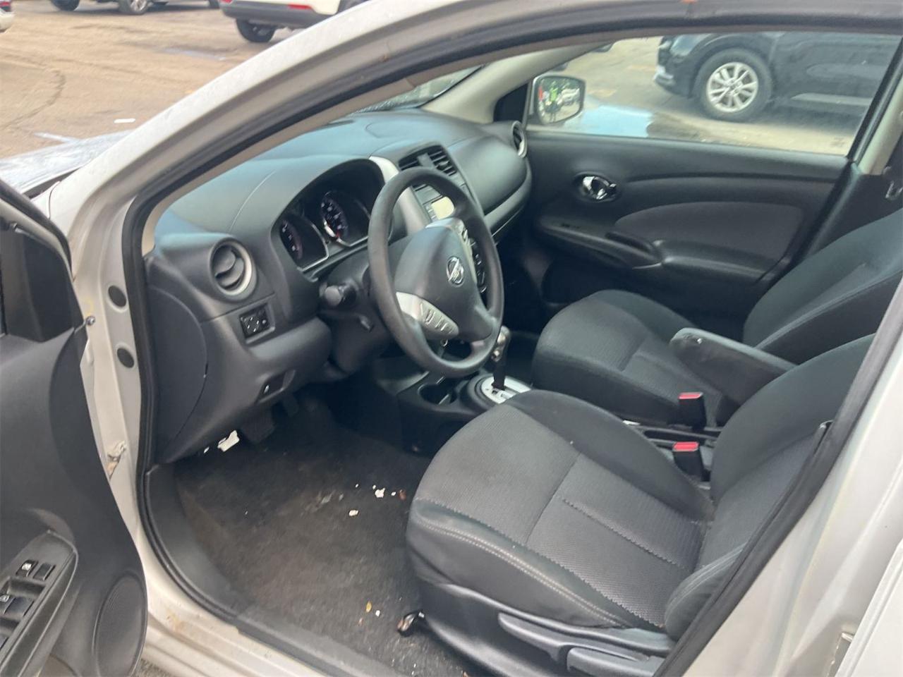 Nissan Versa Sedan  2019