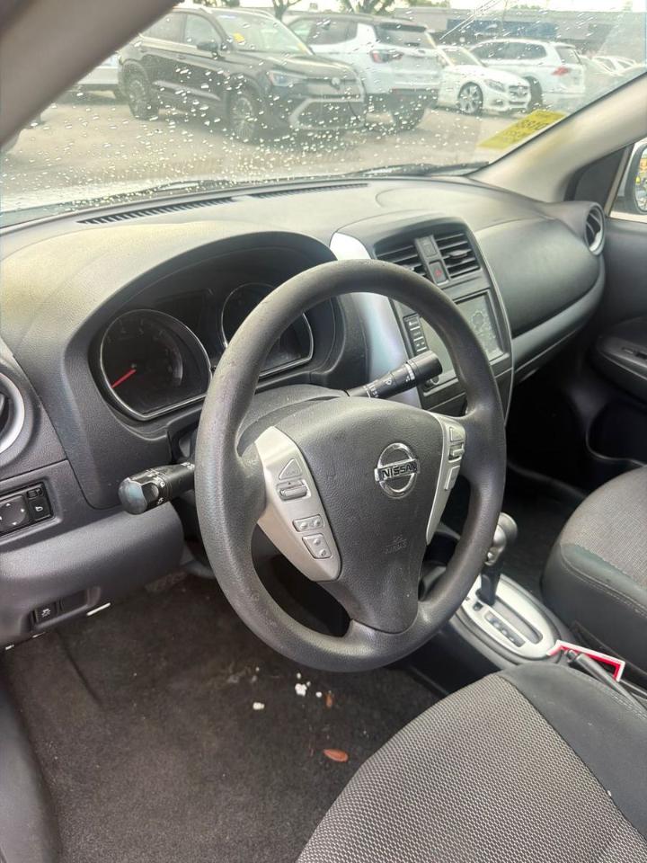 Nissan Versa Sedan  2019
