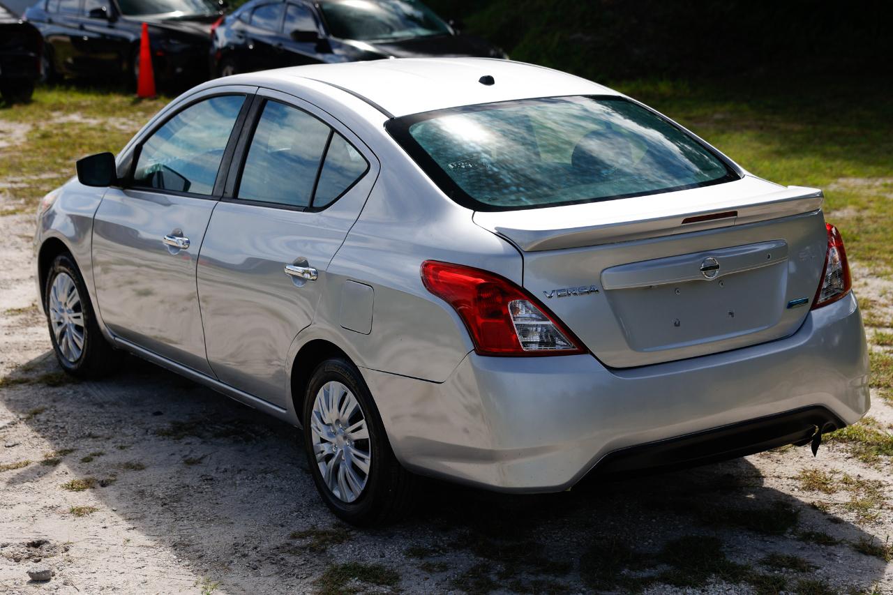 Nissan Versa Sedan  2019