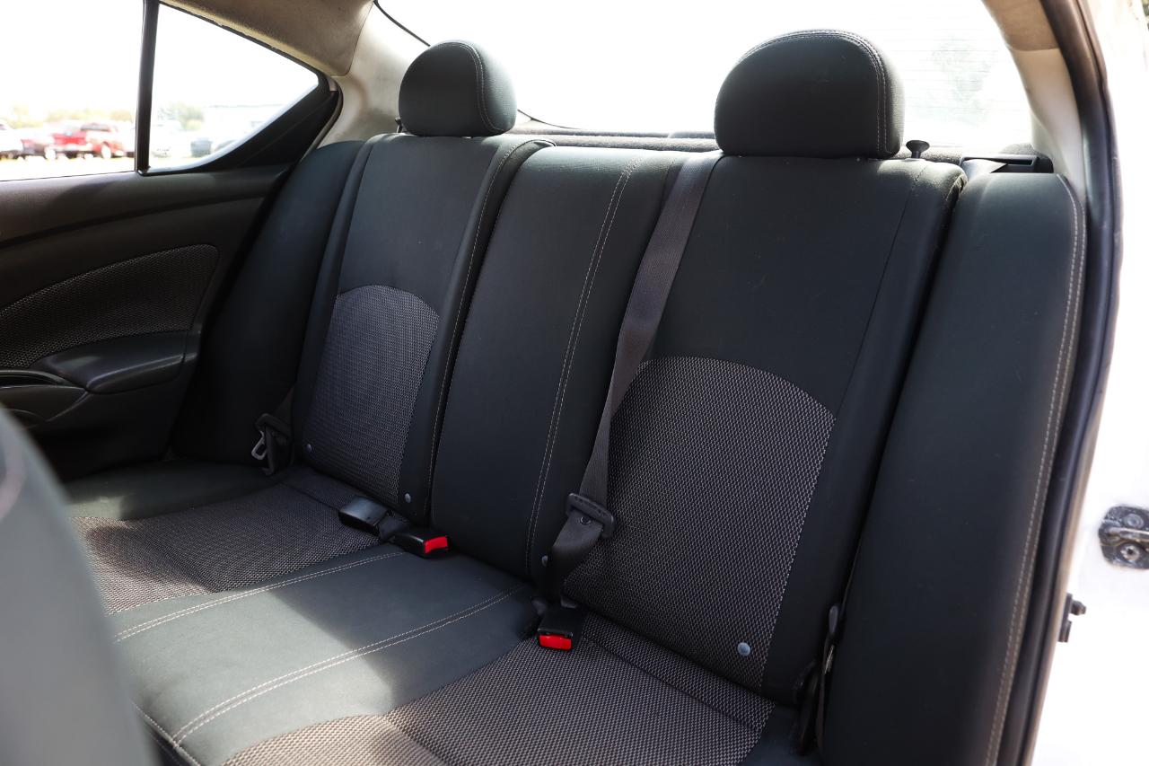 Nissan Versa Sedan  2019