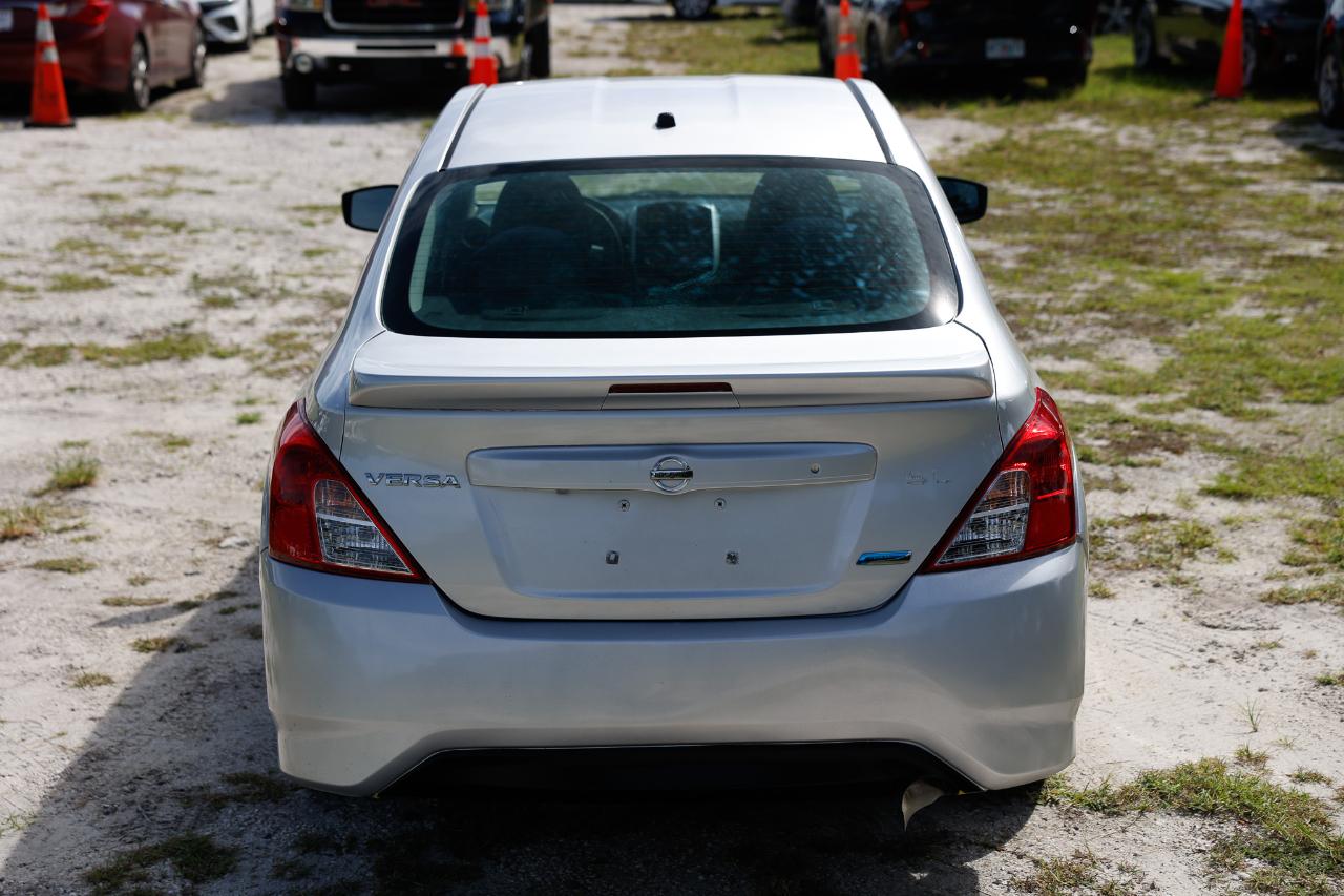 Nissan Versa Sedan  2019
