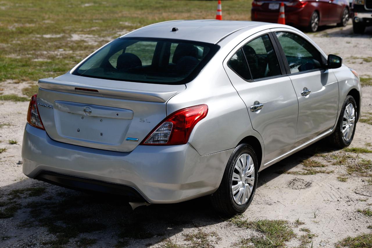 Nissan Versa Sedan  2019