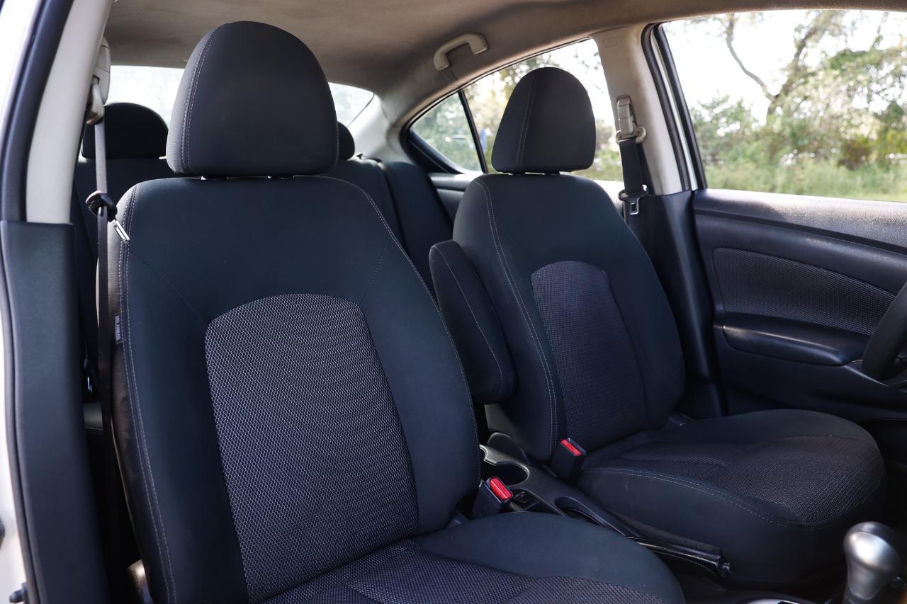 Nissan Versa Sedan  2019
