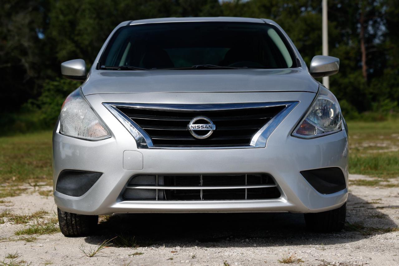 Nissan Versa Sedan  2019