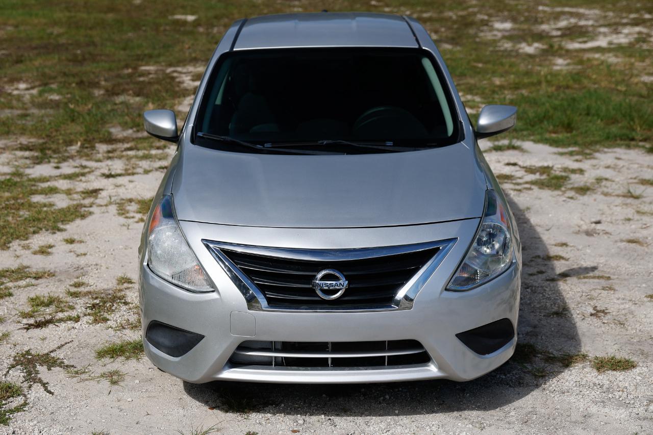 Nissan Versa Sedan  2019