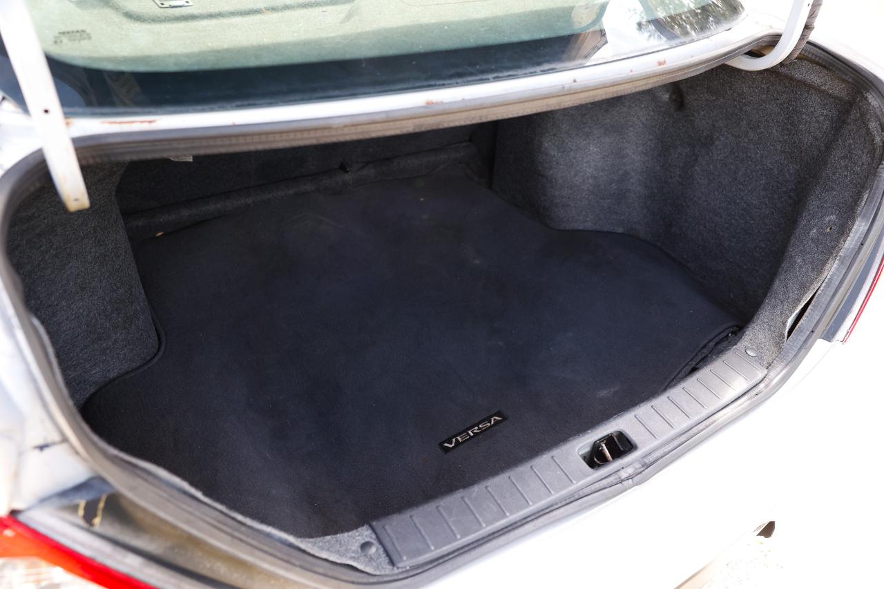 Nissan Versa Sedan  2019