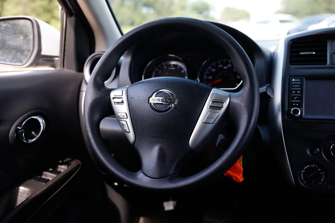 Nissan Versa Sedan  2019