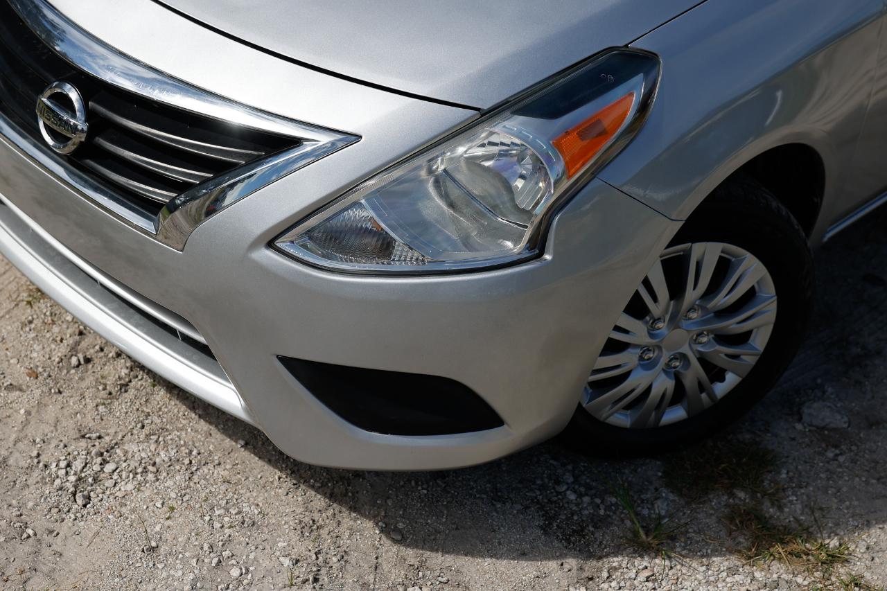Nissan Versa Sedan  2019
