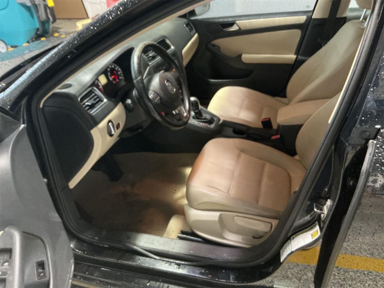 Volkswagen Jetta Sedan  2012