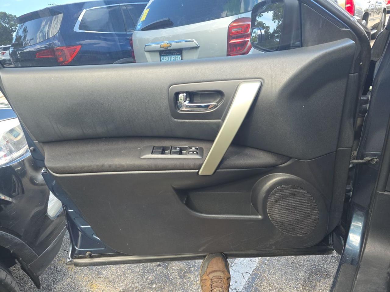 Nissan Rogue  2013