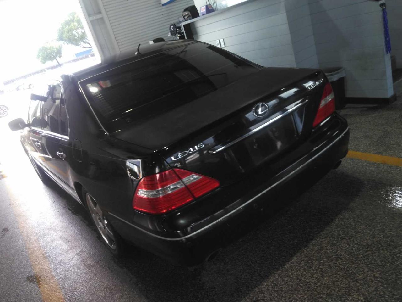 Lexus LS 430  2005