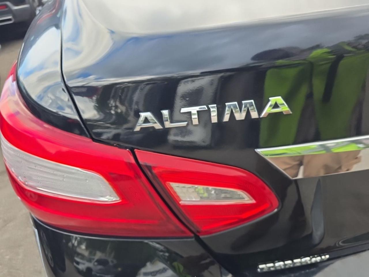Nissan Altima  2017