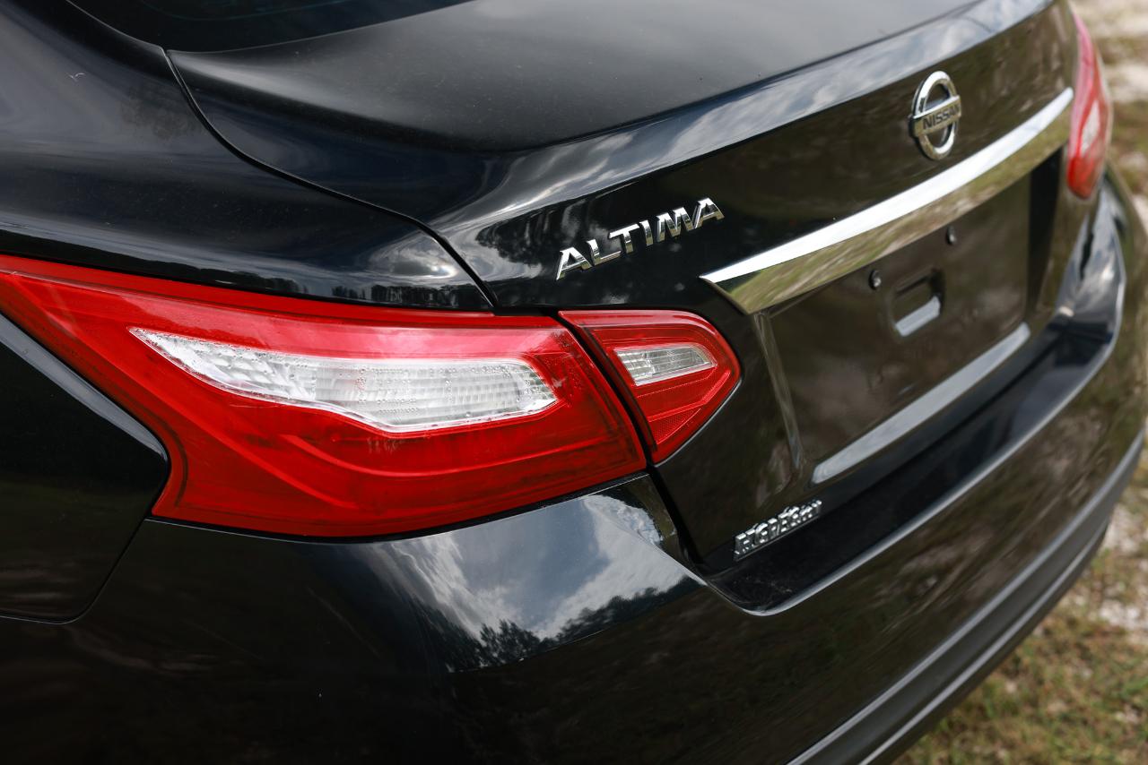 Nissan Altima  2017