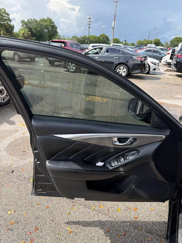 Infiniti Q50  2020