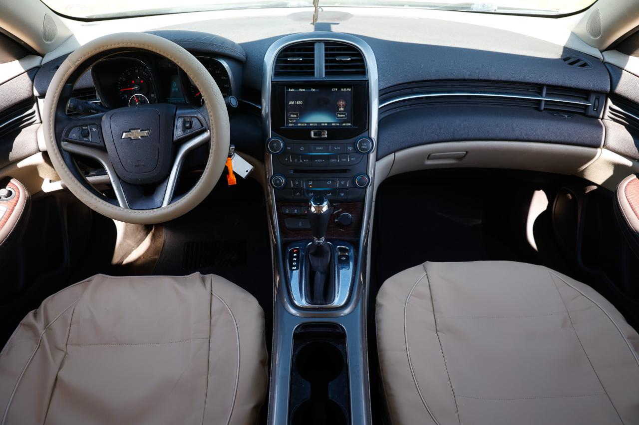 Chevrolet Malibu photo 2