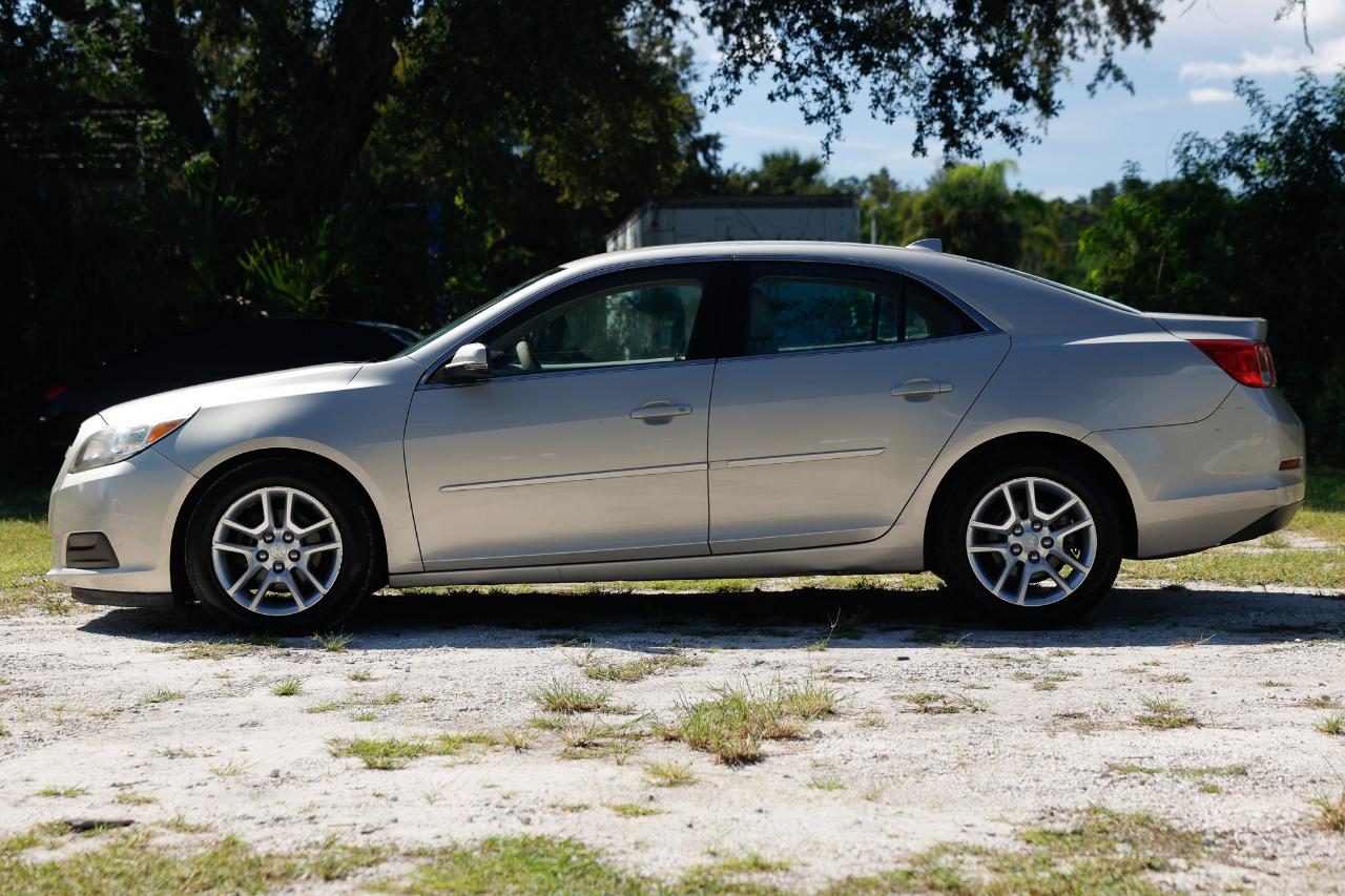 Chevrolet Malibu photo 3