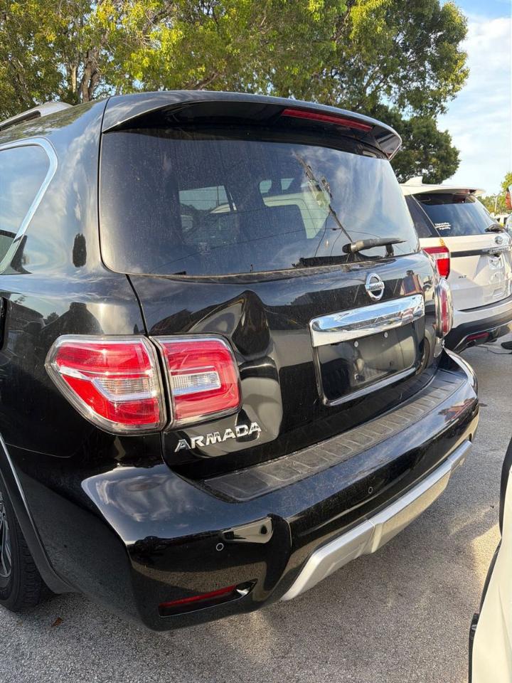Nissan Armada  2017