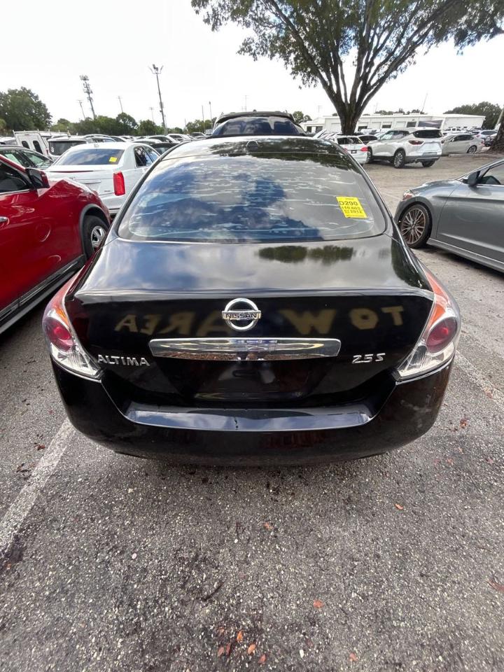 Nissan Altima  2012