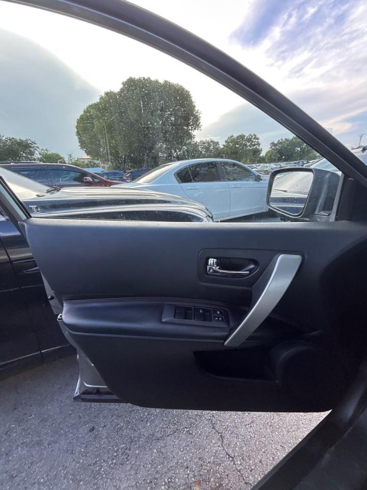 Nissan Rogue  2011