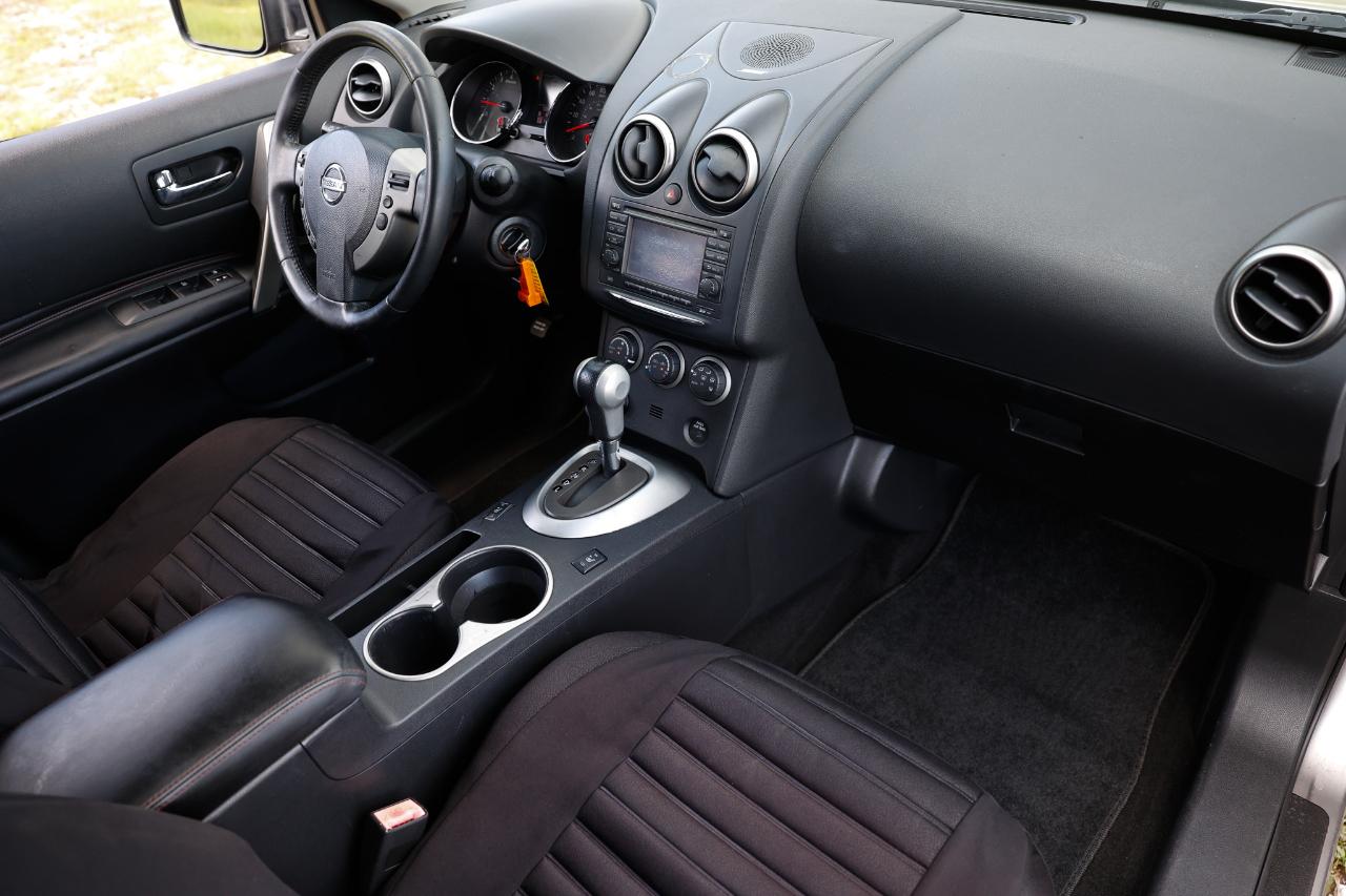 Nissan Rogue  2011