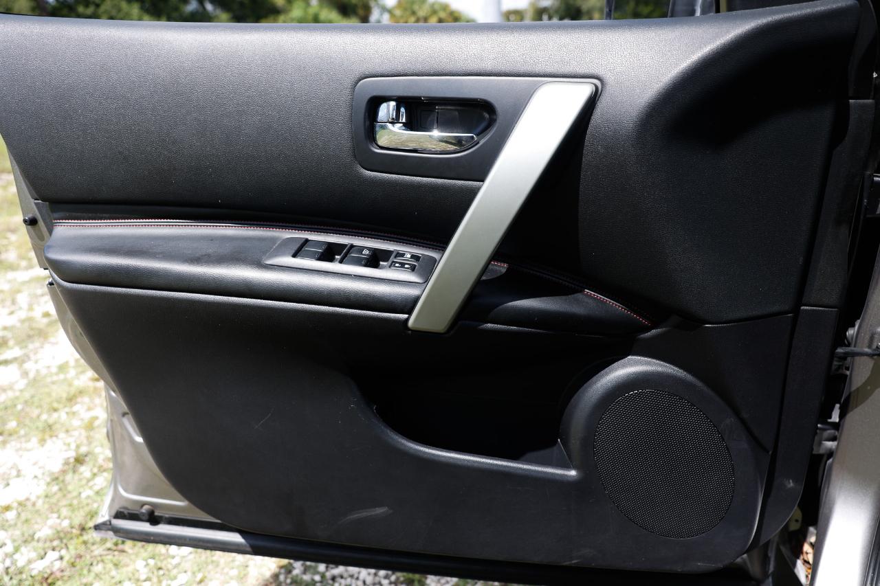Nissan Rogue  2011
