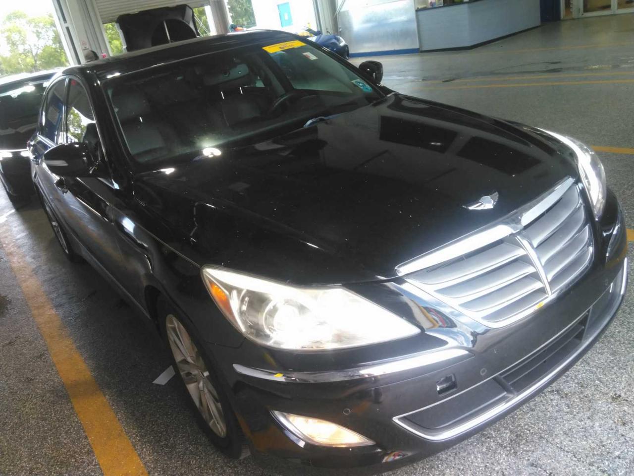Hyundai Genesis  2012