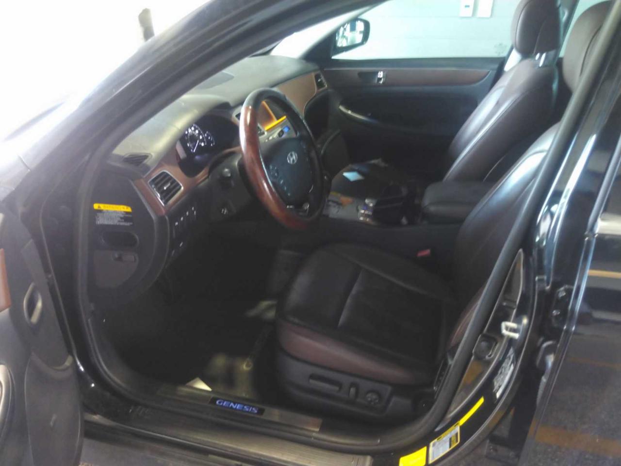 Hyundai Genesis  2012