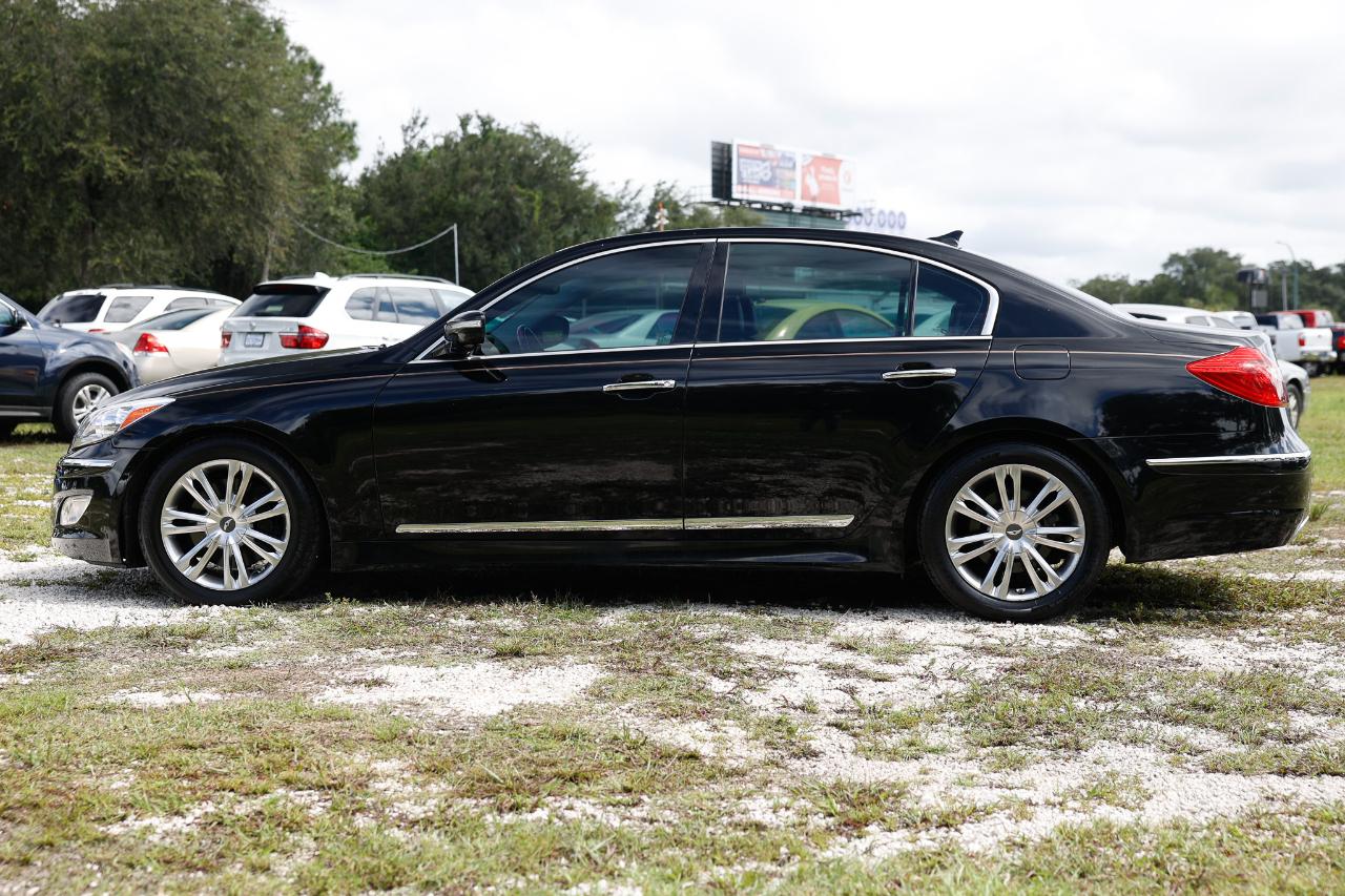 Hyundai Genesis  2012