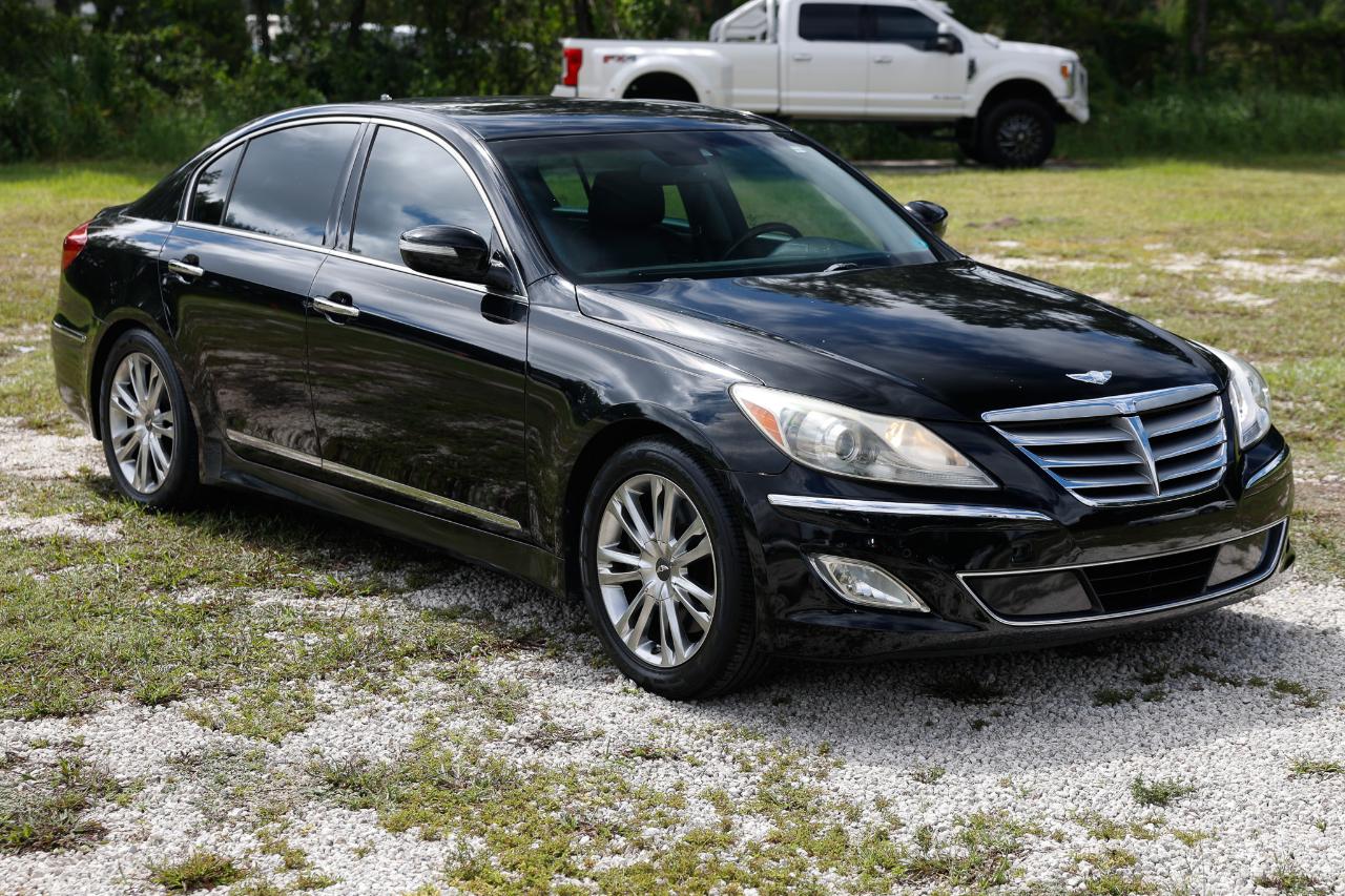 Hyundai Genesis  2012