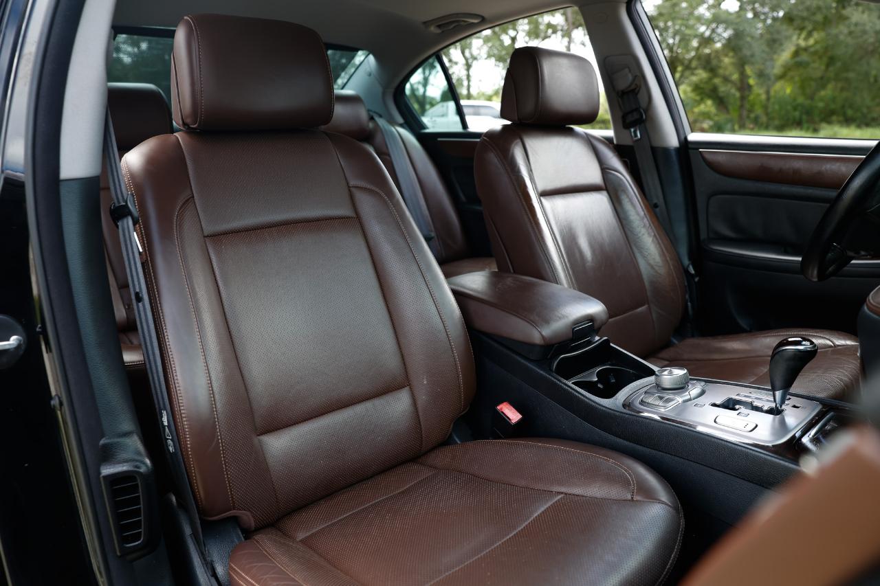 Hyundai Genesis  2012