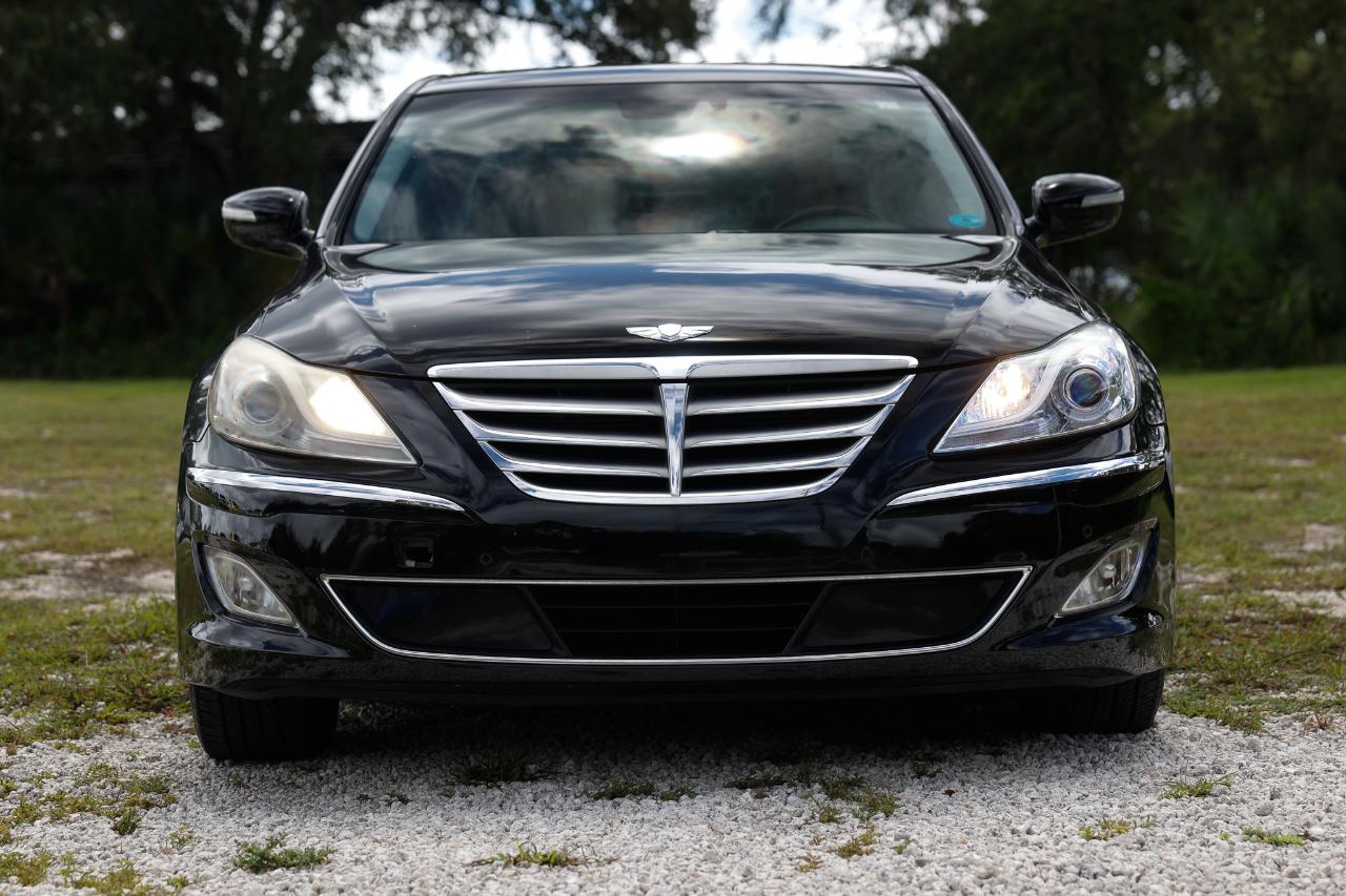 Hyundai Genesis  2012