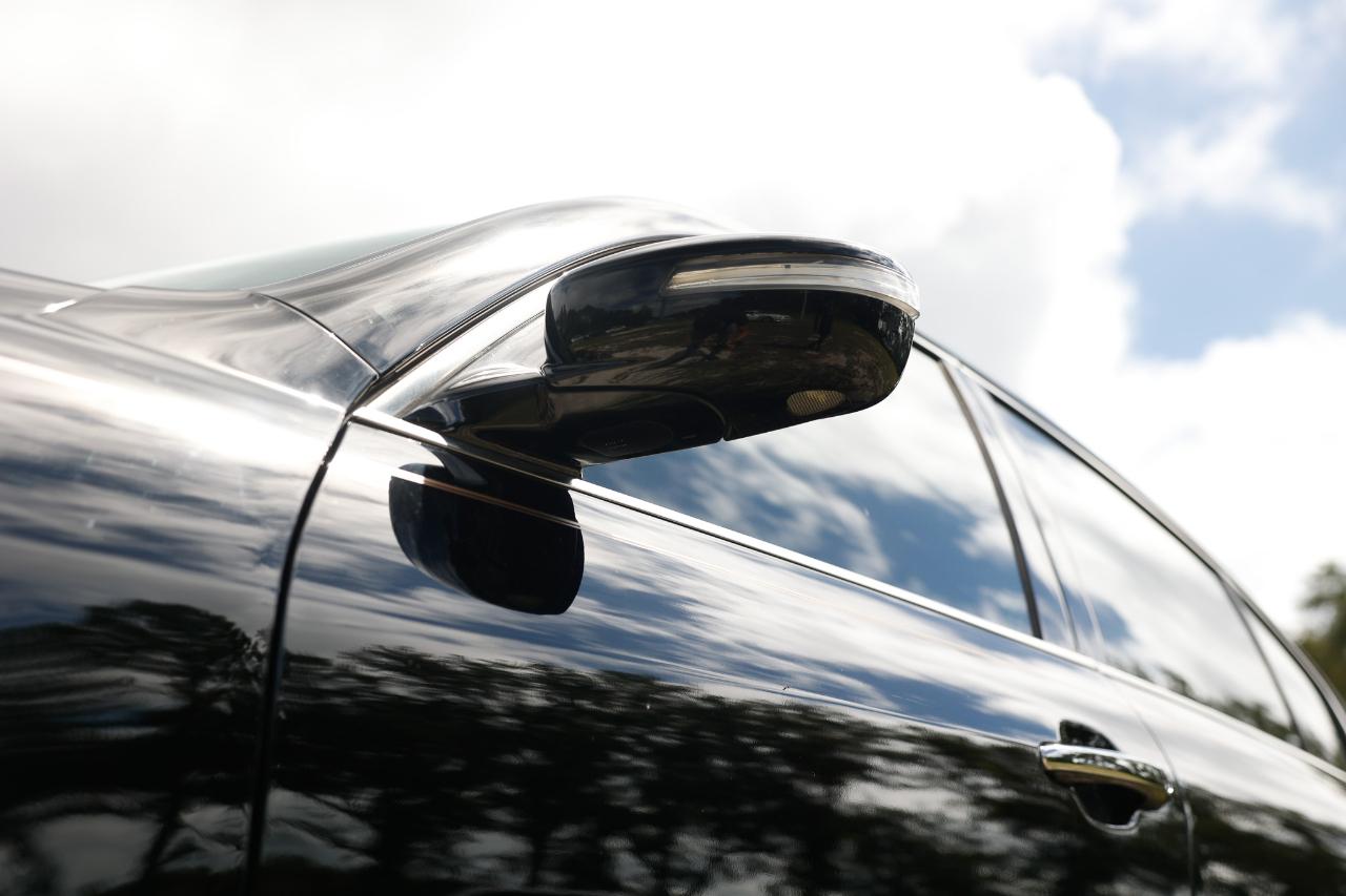 Hyundai Genesis  2012