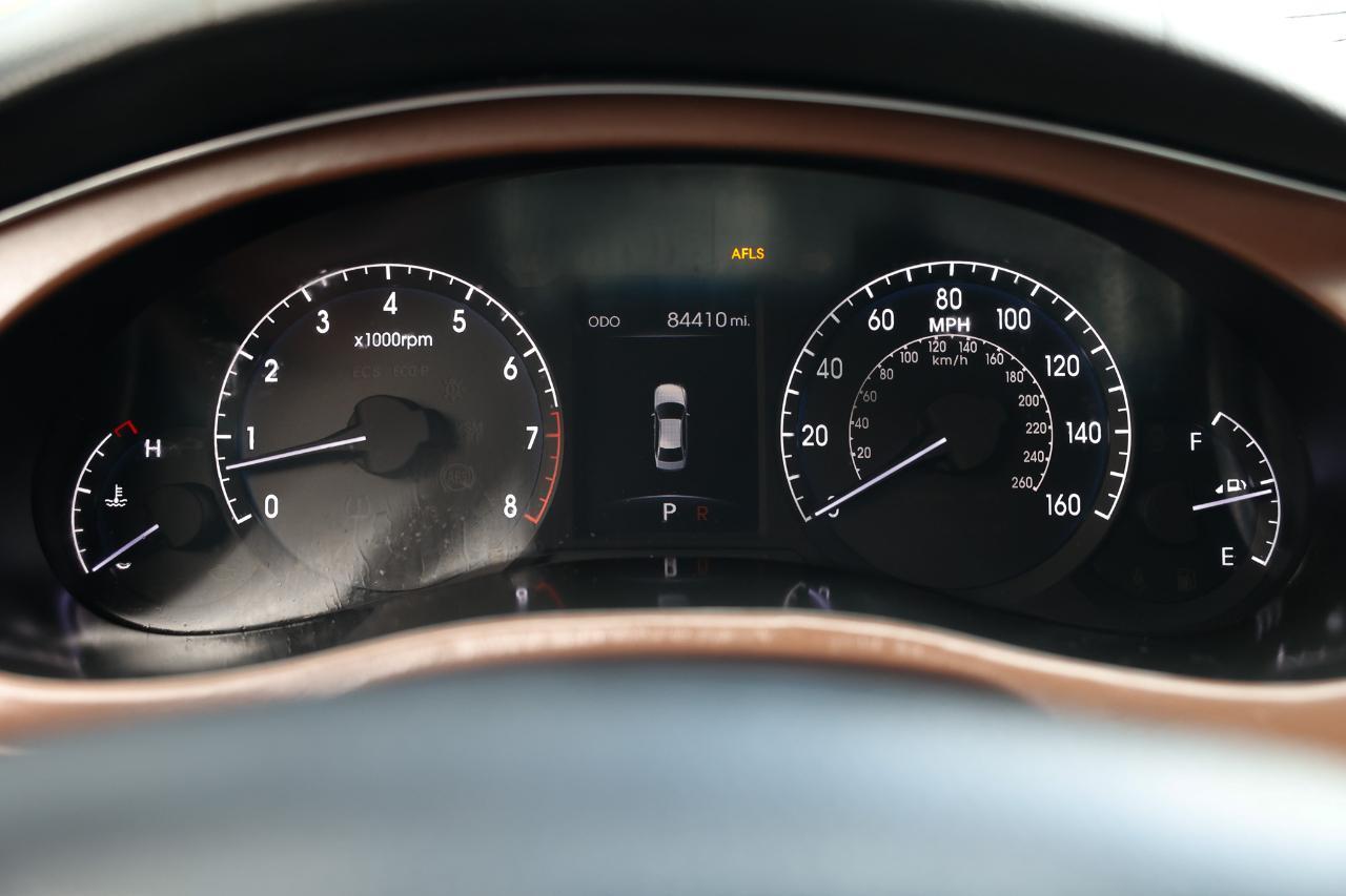 Hyundai Genesis  2012