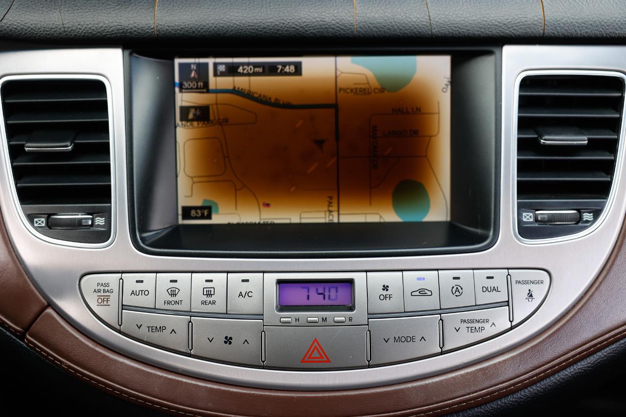 Hyundai Genesis  2012