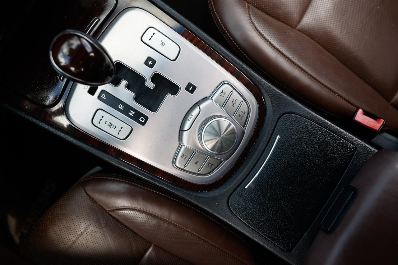 Hyundai Genesis  2012
