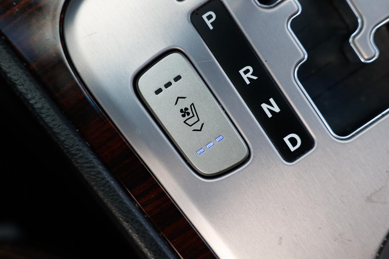 Hyundai Genesis  2012